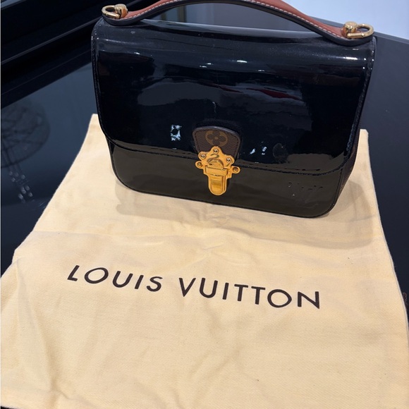 Louis Vuitton Glossy Black Shoulder Bag - Picture 3 of 10